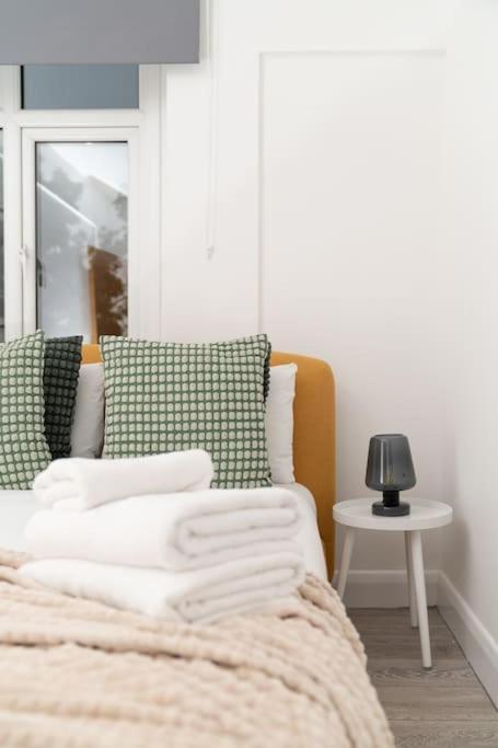 Two Bedroom Apartment By Buonomo Stays Short Lets & Serviced Accommodation In Balham With Balcony 伦敦 外观 照片