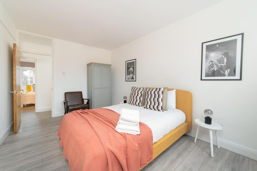 Two Bedroom Apartment By Buonomo Stays Short Lets & Serviced Accommodation In Balham With Balcony 伦敦 外观 照片