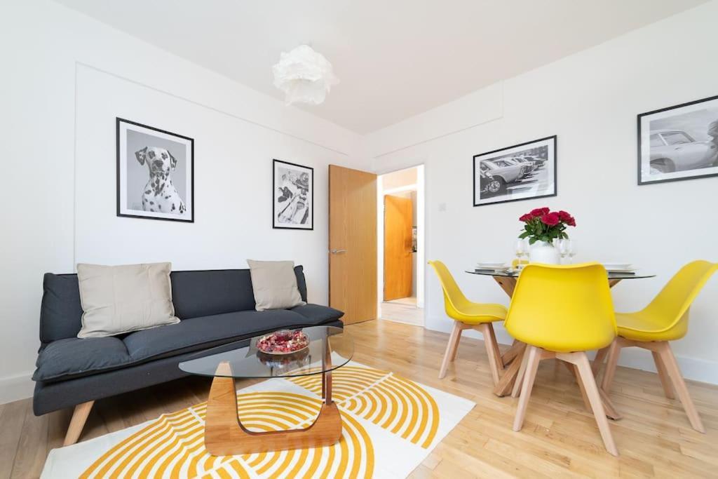 Two Bedroom Apartment By Buonomo Stays Short Lets & Serviced Accommodation In Balham With Balcony 伦敦 外观 照片