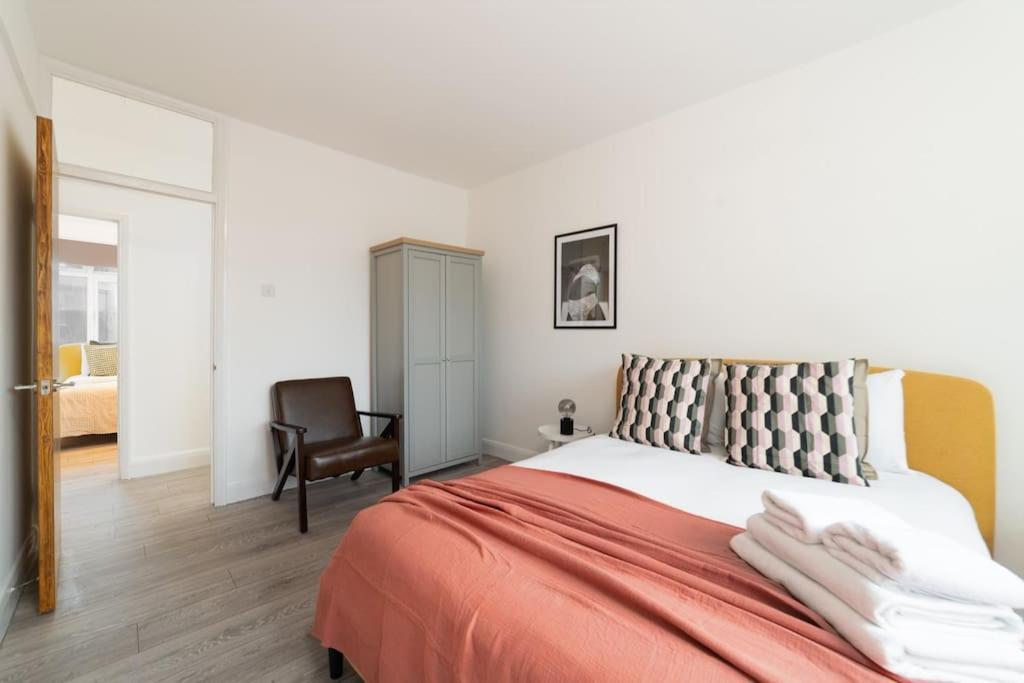 Two Bedroom Apartment By Buonomo Stays Short Lets & Serviced Accommodation In Balham With Balcony 伦敦 外观 照片